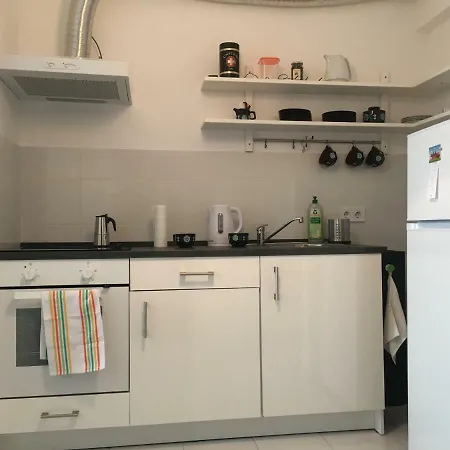 Young At Heart Apartment *